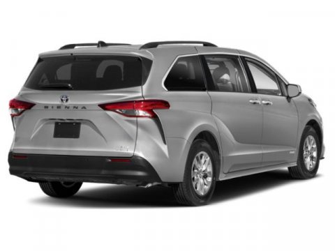 Used 2024 Toyota Sienna XLE FWD image 2