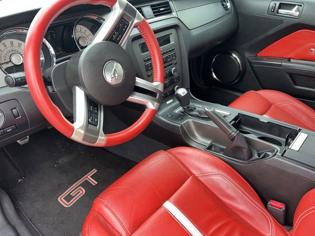 Used 2010 Ford Mustang GT RWD image 8
