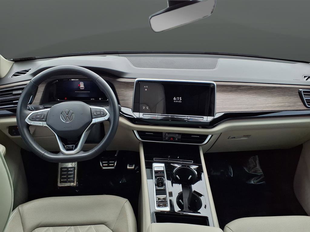 Used 2024 Volkswagen Atlas SEL Premium R-Line image 29
