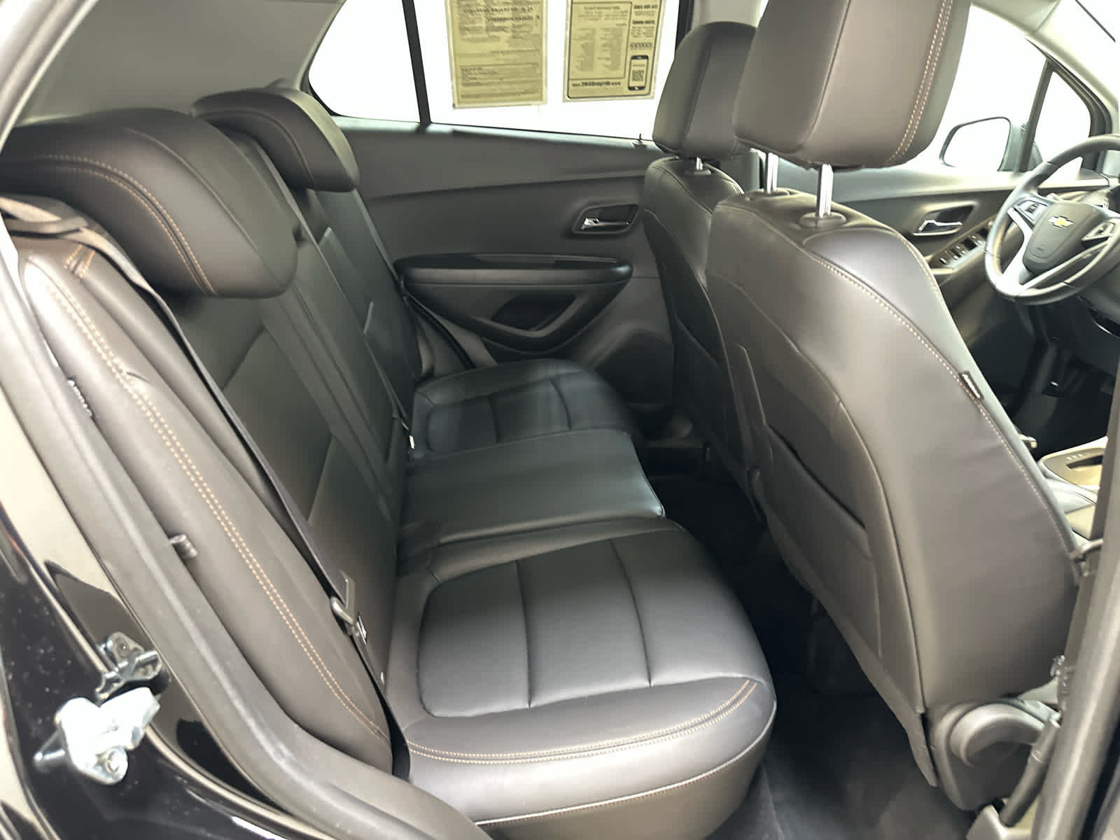 Used 2022 Chevrolet Trax LT w/ Premium Seat Package AWD/4WD image 20
