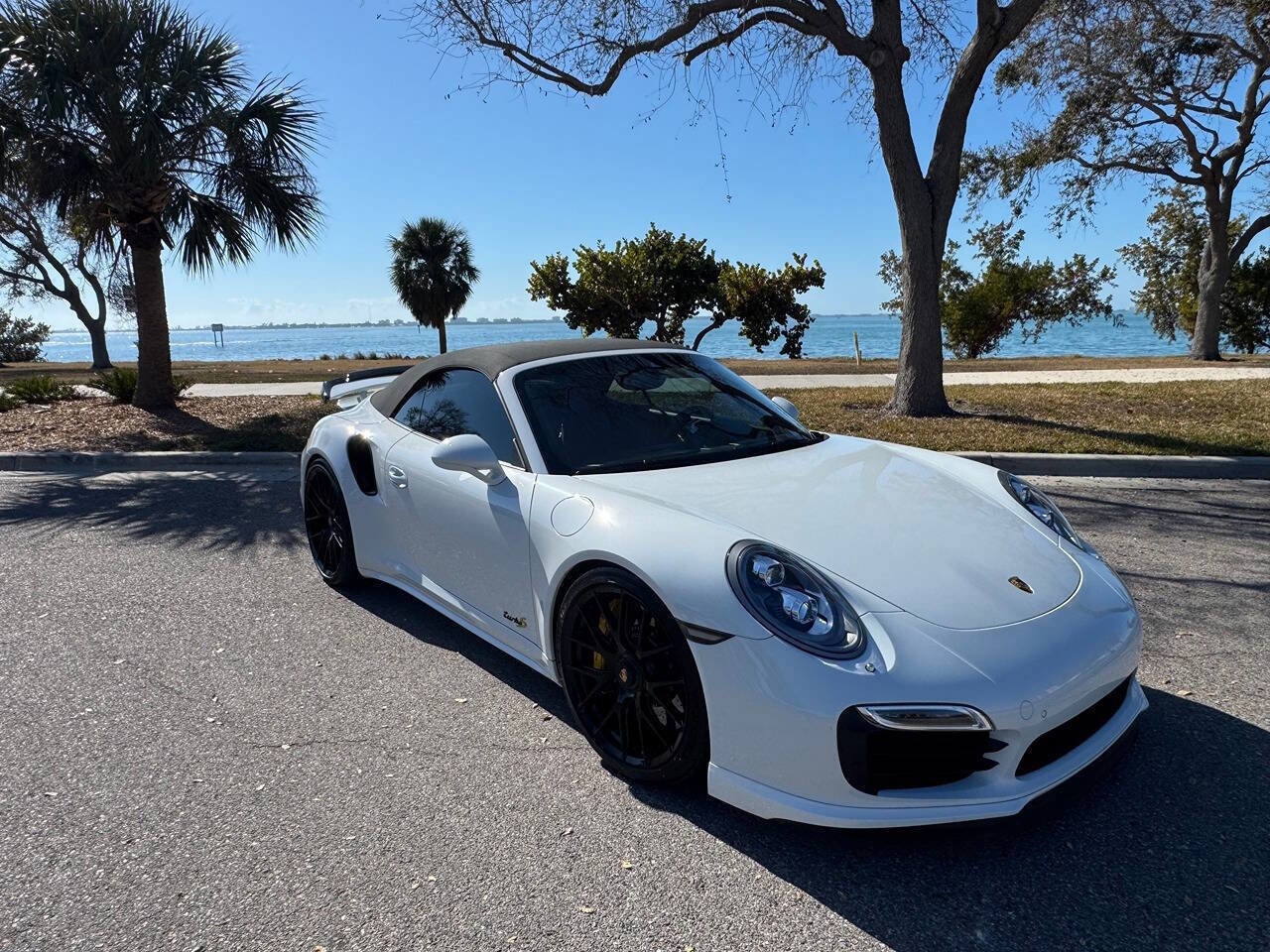 Used 2015 Porsche 911 Turbo S AWD/4WD image 16