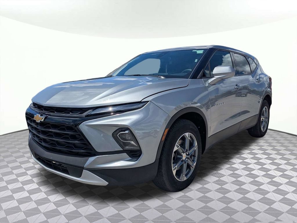 Used 2025 Chevrolet Blazer LT FWD image 6