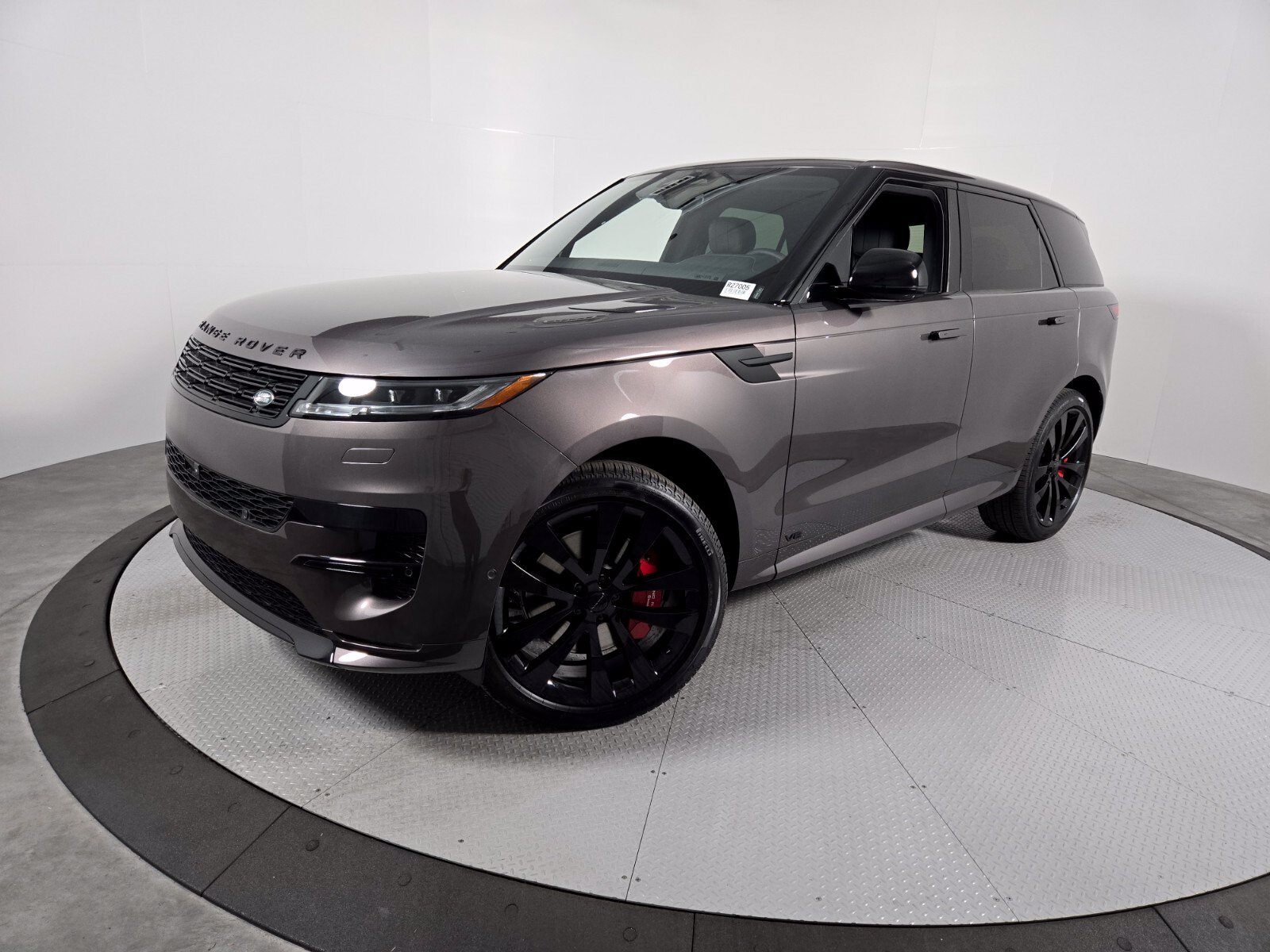 New 2027 Land Rover Range Rover Sport Dynamic SE AWD/4WD image 1