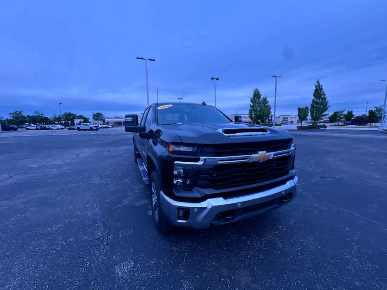 Used 2025 Chevrolet Silverado 3500 LT w/ All Star Edition RWD image 3