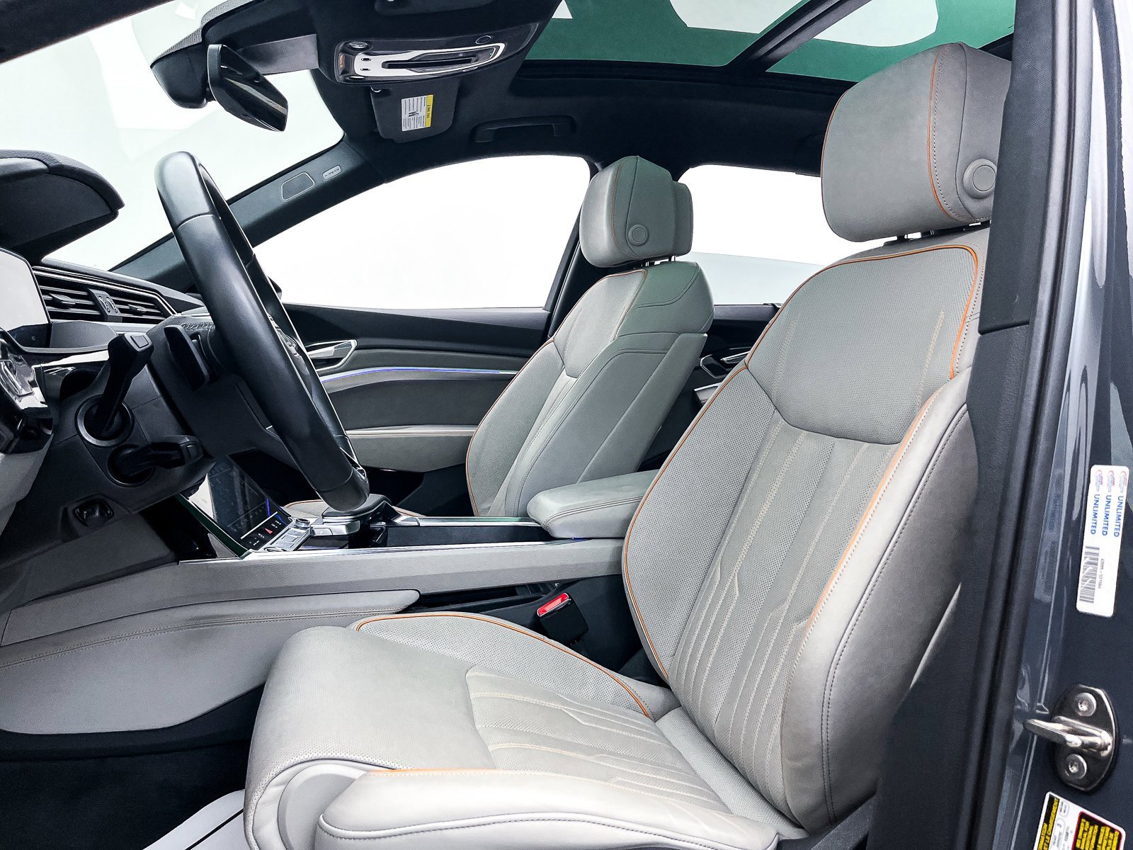 Used 2024 Audi Q8 e-tron Prestige image 22