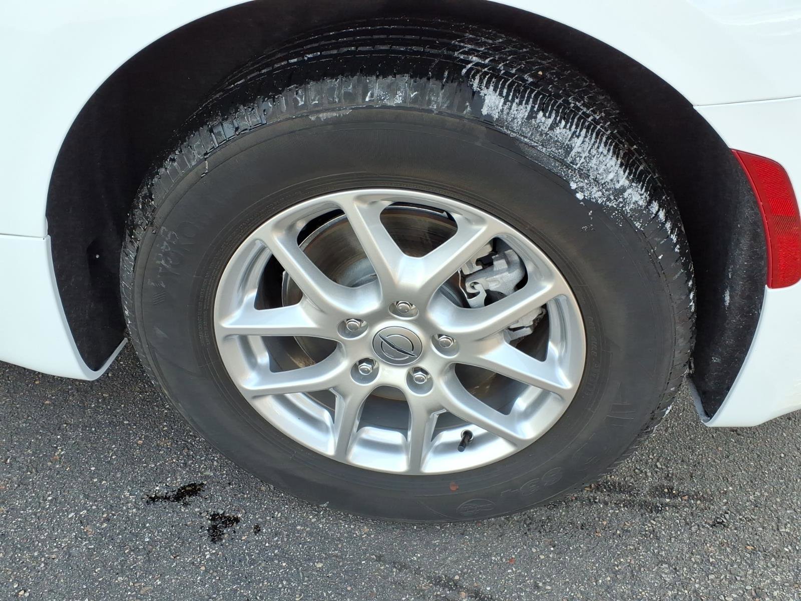 Used 2024 Chrysler Pacifica Touring-L image 13