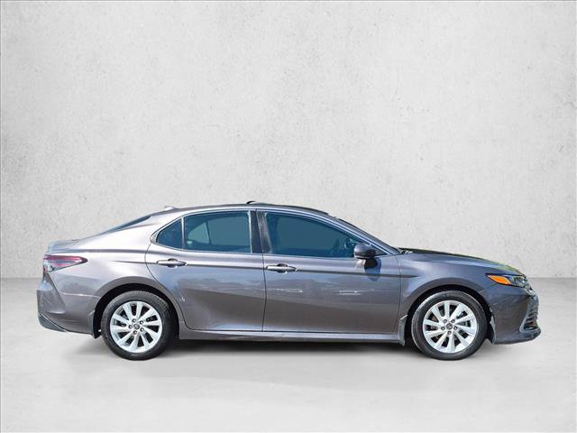 Used 2022 Toyota Camry LE w/ Convenience Package FWD image 4