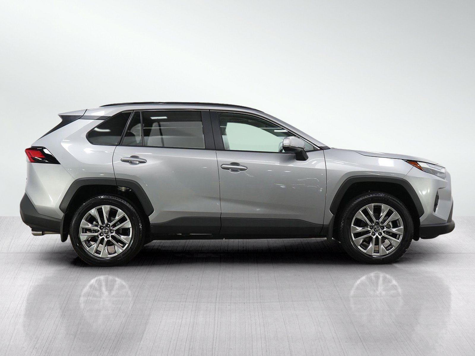 Used 2025 Toyota RAV4 XLE Premium w/ Weather Package AWD/4WD image 6