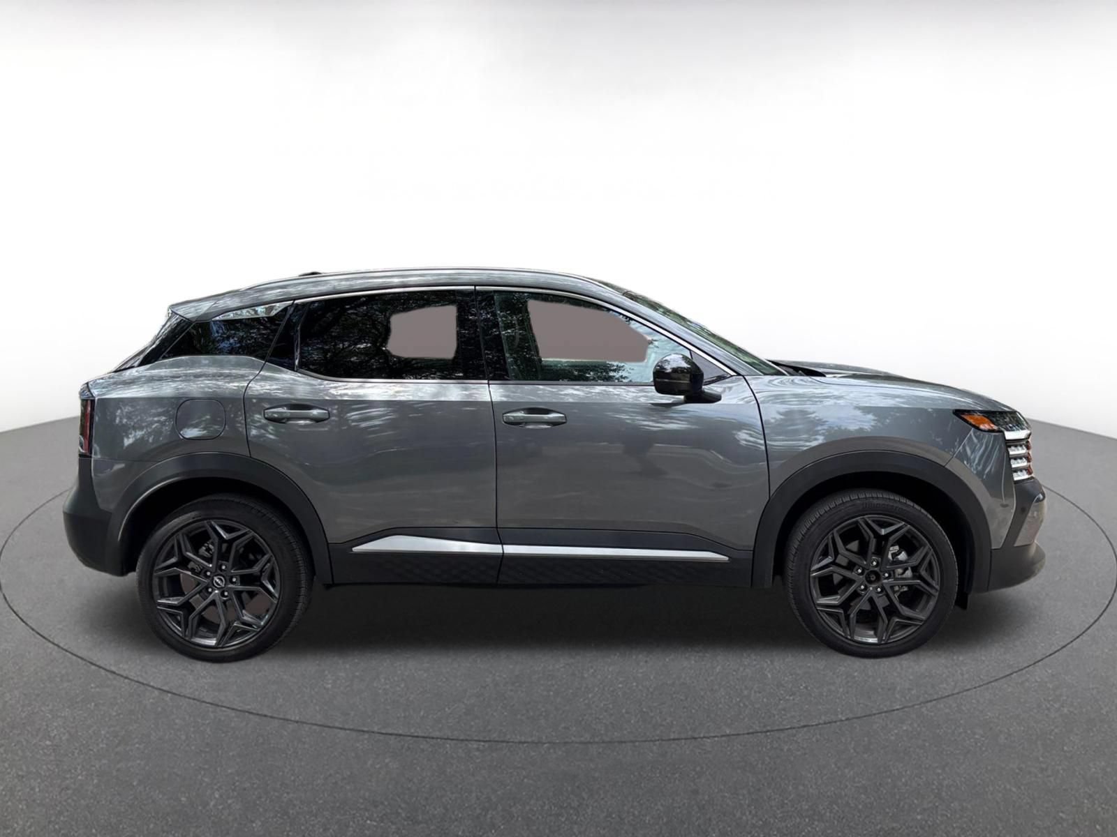 Used 2026 Nissan Kicks SR FWD image 11