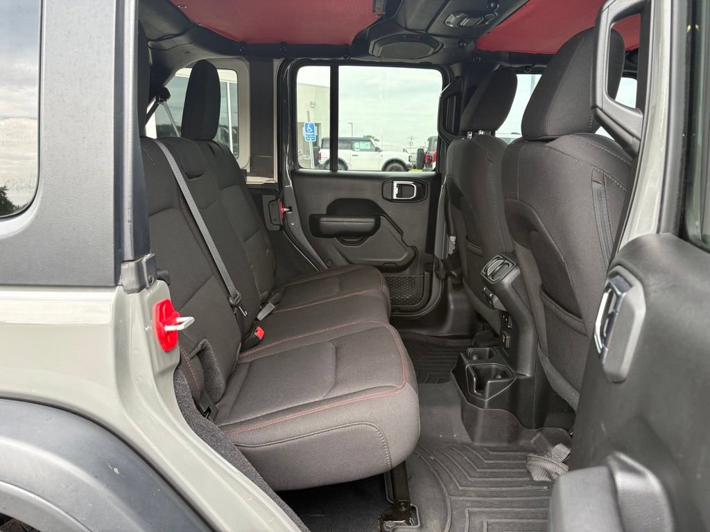 Used 2023 Jeep Wrangler Unlimited Rubicon w/ Cold Weather Group AWD/4WD image 18