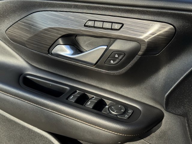 Used 2019 GMC Terrain SLT w/ Preferred Package image 26