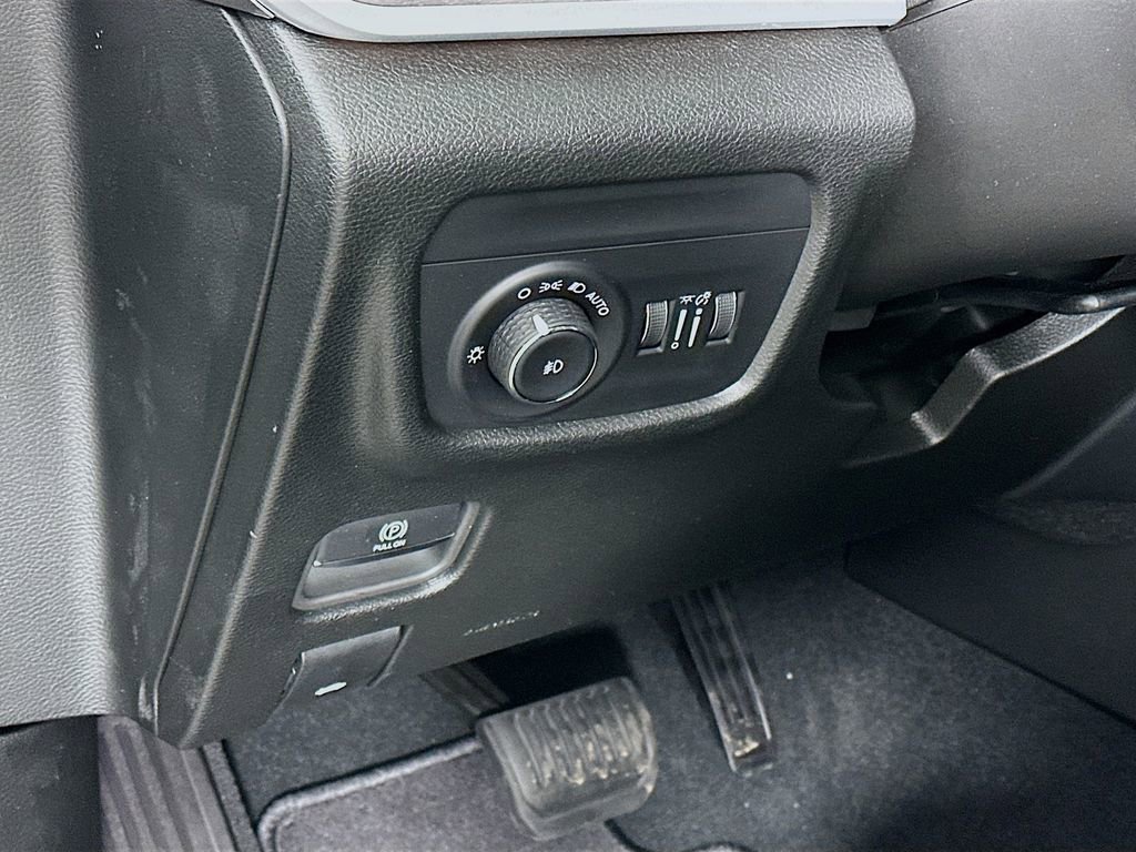 New 2025 Jeep Grand Cherokee L Limited w/ Black Appearance Package image 15