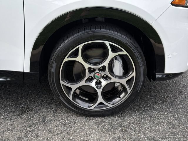 Used 2024 Alfa Romeo Tonale Ti w/ Active Assist Package AWD/4WD image 13