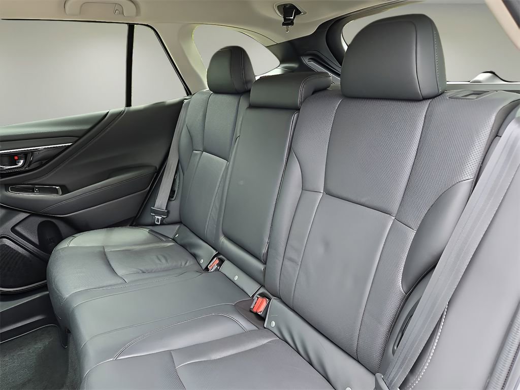 Used 2022 Subaru Outback Limited image 8