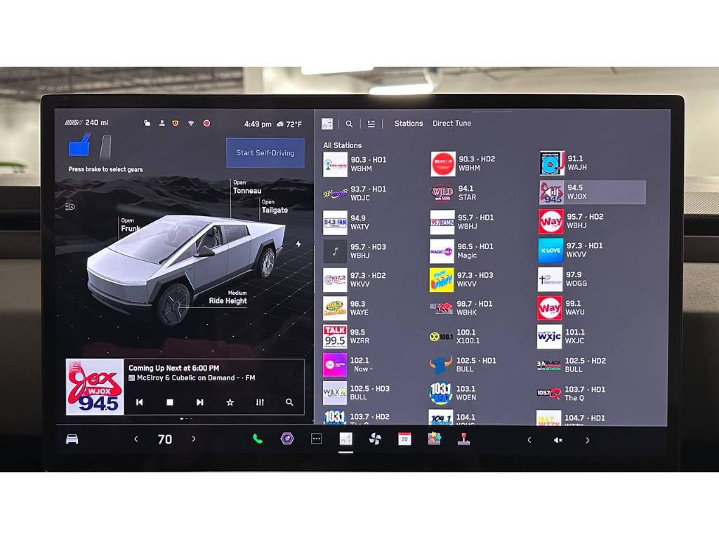 Used 2024 Tesla Cybertruck AWD Crew Cab image 30