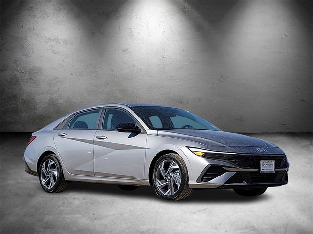 New 2025 Hyundai Elantra Sport FWD image 2