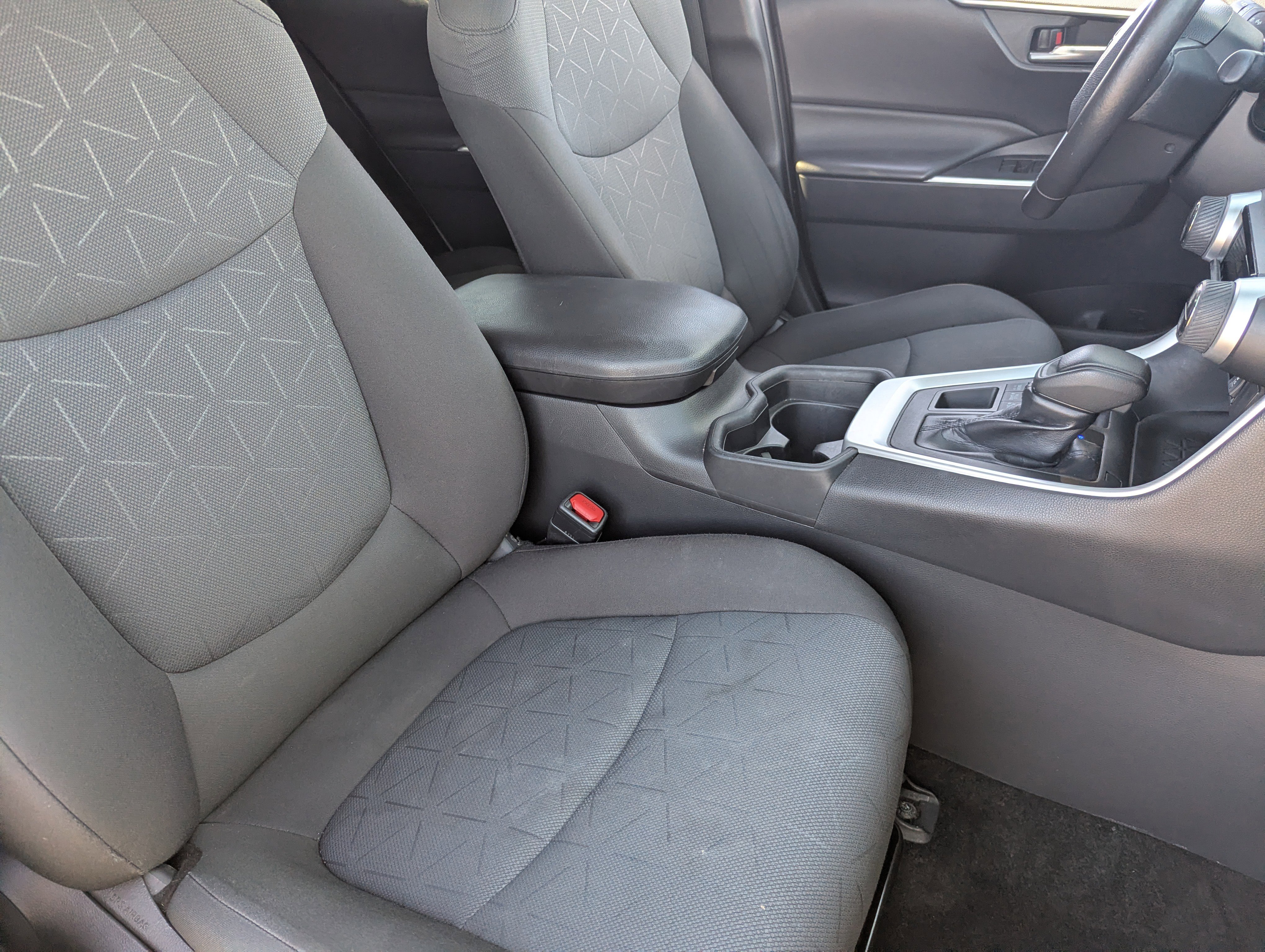 Used 2019 Toyota RAV4 XLE image 8