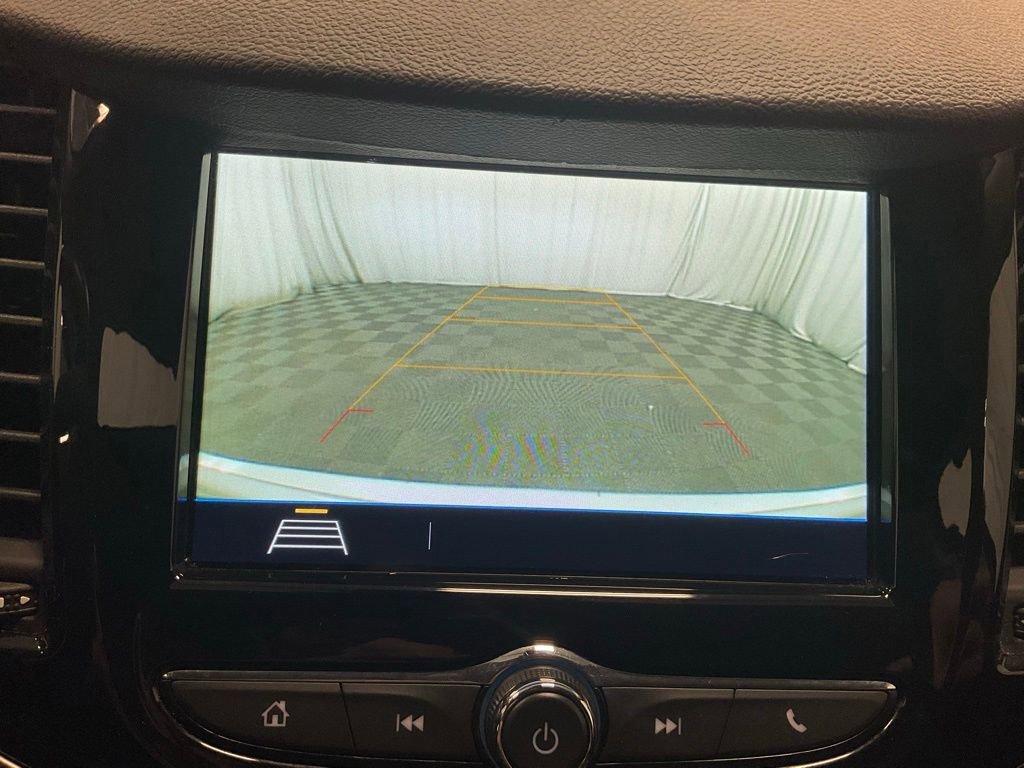 Used 2019 Chevrolet Trax LT w/ Redline Edition AWD/4WD image 18
