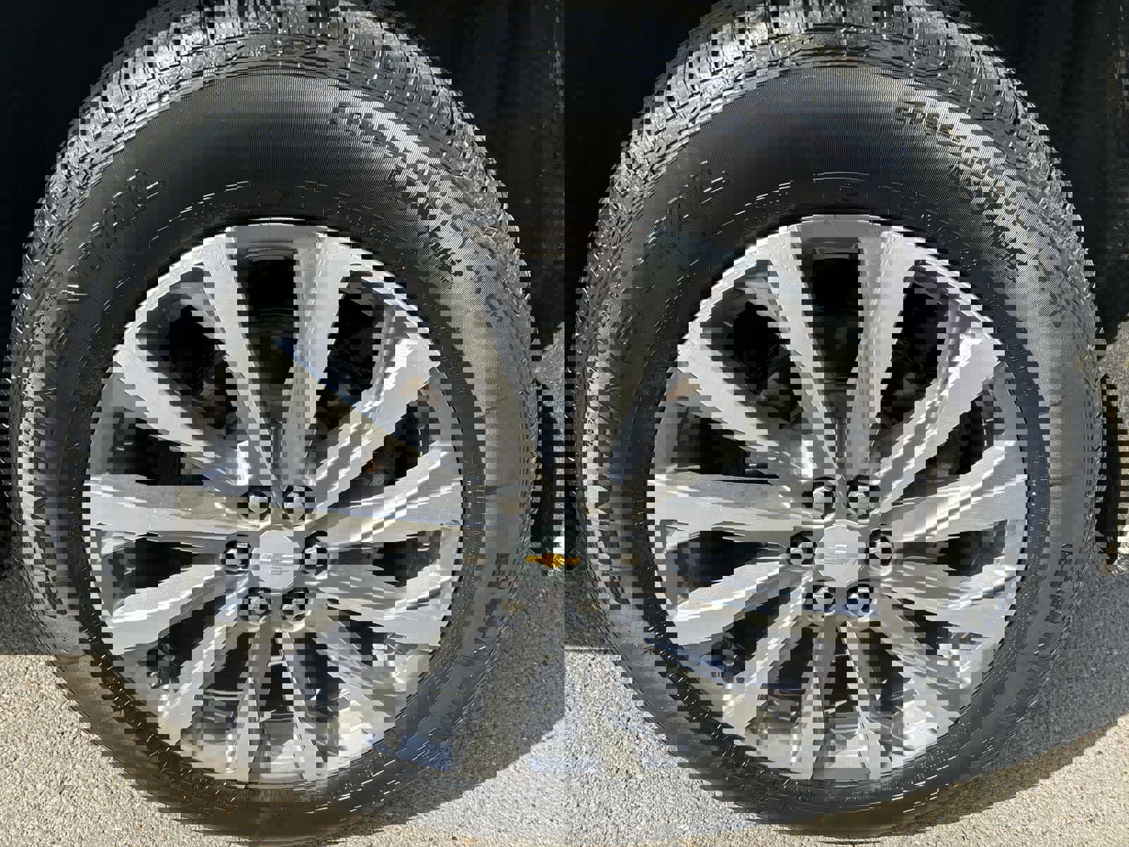 Used 2023 Chevrolet Traverse Premier image 4