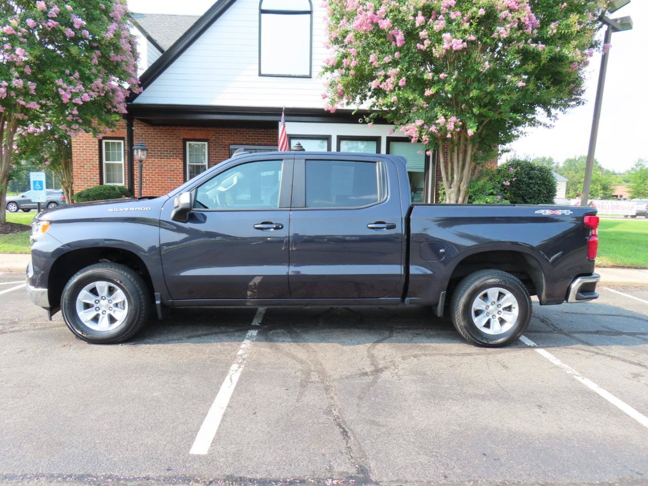 Used 2023 Chevrolet Silverado 1500 LT w/ Protection Package AWD/4WD image 3