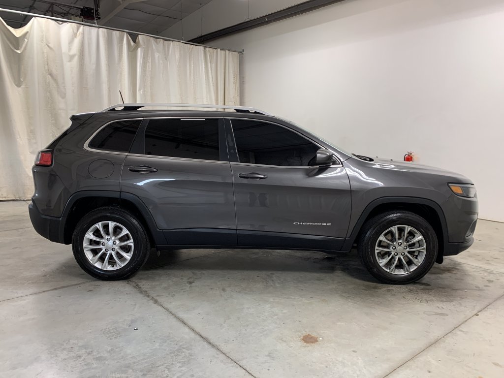 Used 2019 Jeep Cherokee Latitude Plus AWD/4WD image 8
