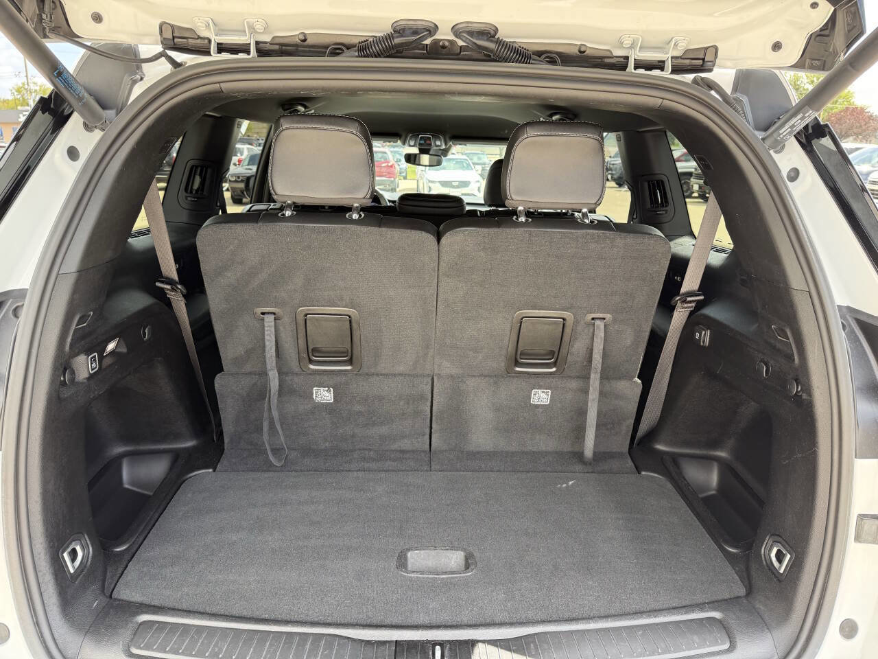Used 2024 Jeep Grand Cherokee L Laredo image 14