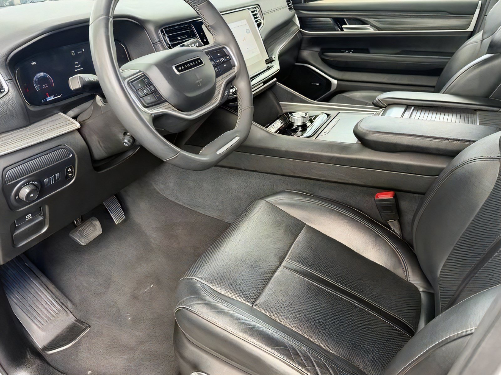 Used 2024 Jeep Wagoneer Series II w/ Flexible Seating Group RWD image 20