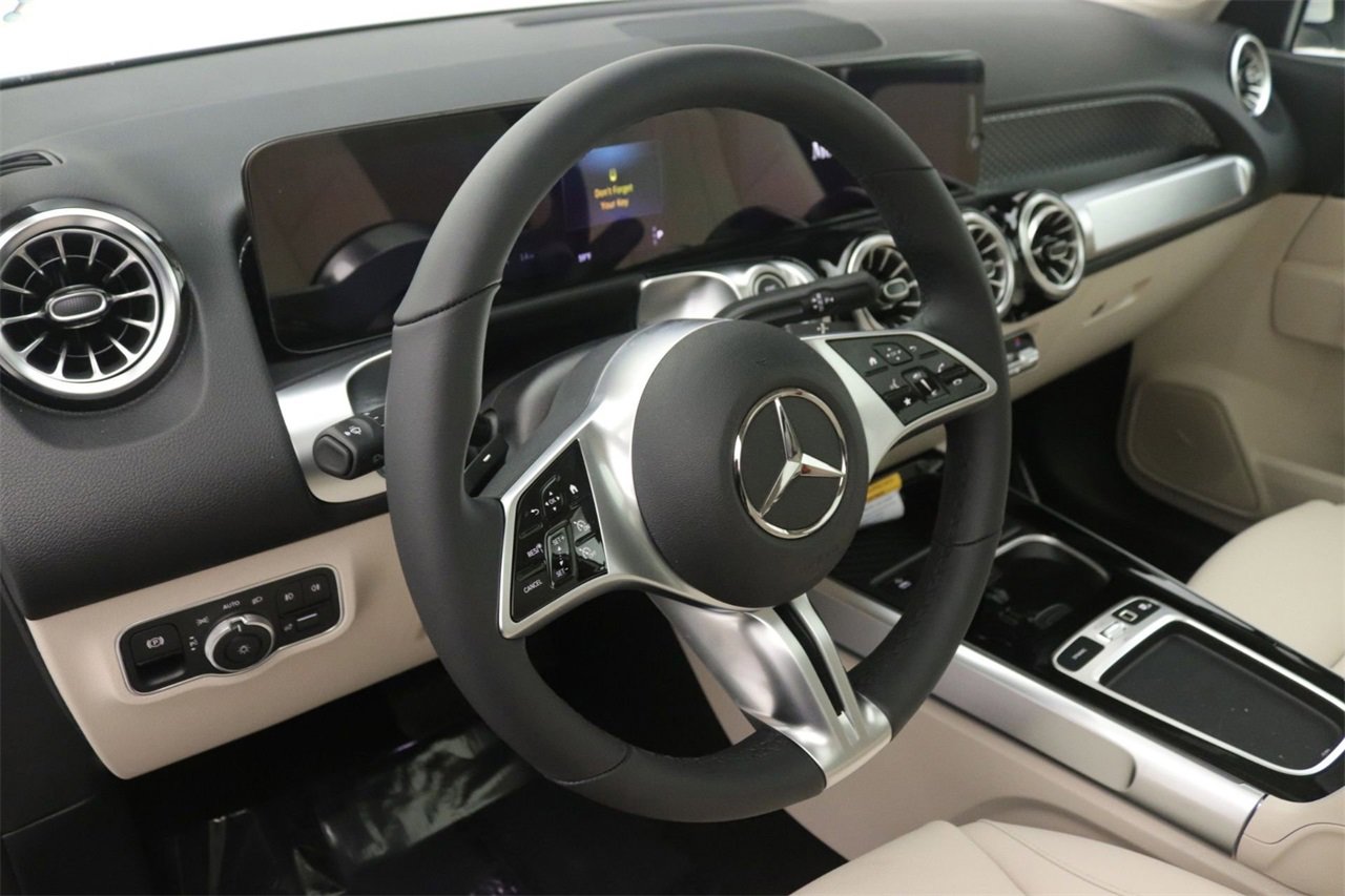 New 2026 Mercedes-Benz GLB 250 image 5