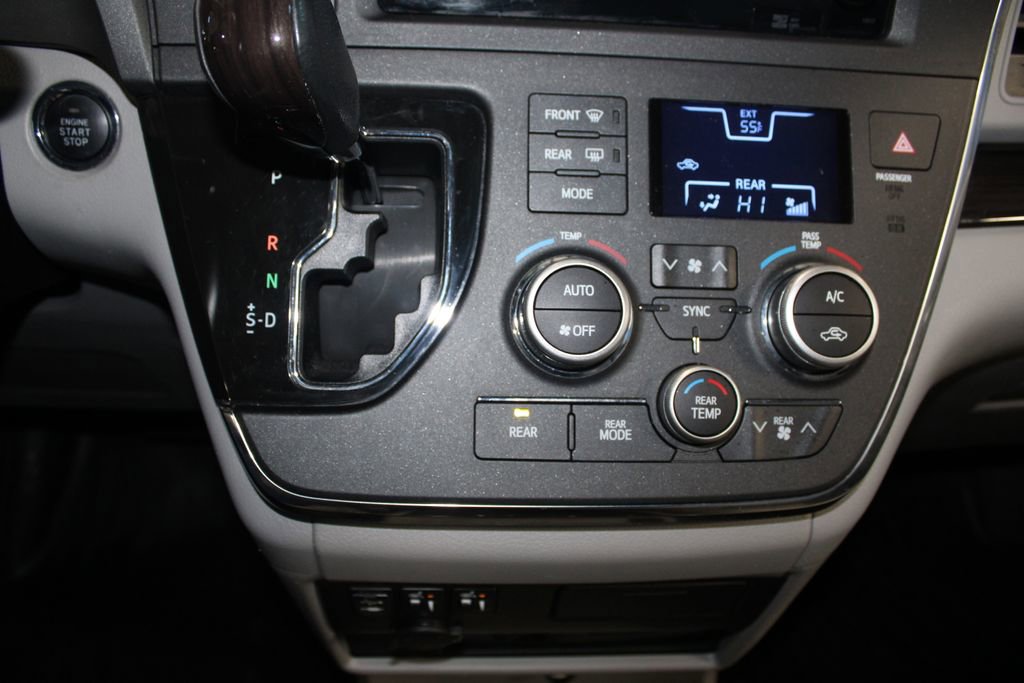 Used 2017 Toyota Sienna XLE Premium image 27