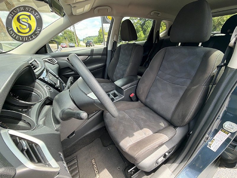 Used 2015 Nissan Rogue SV w/ SV Premium Package AWD/4WD image 12