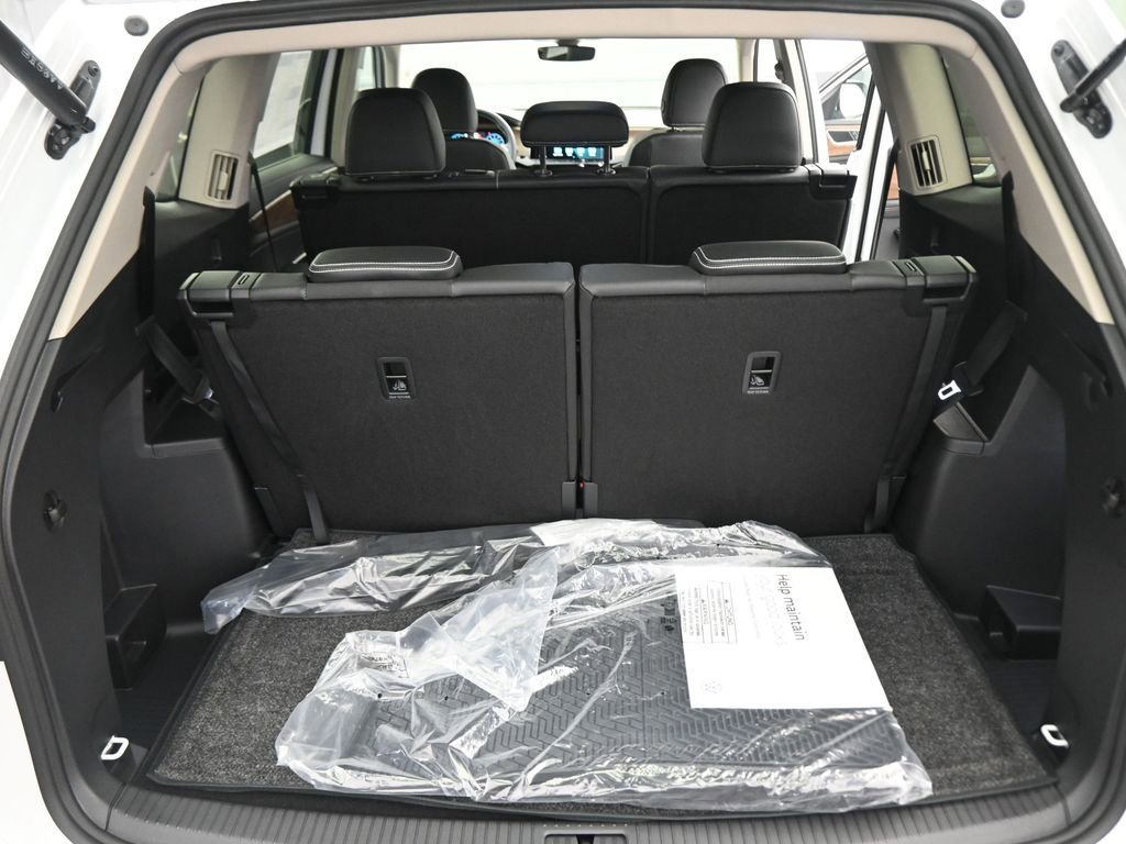 New 2026 Volkswagen Atlas SE image 44