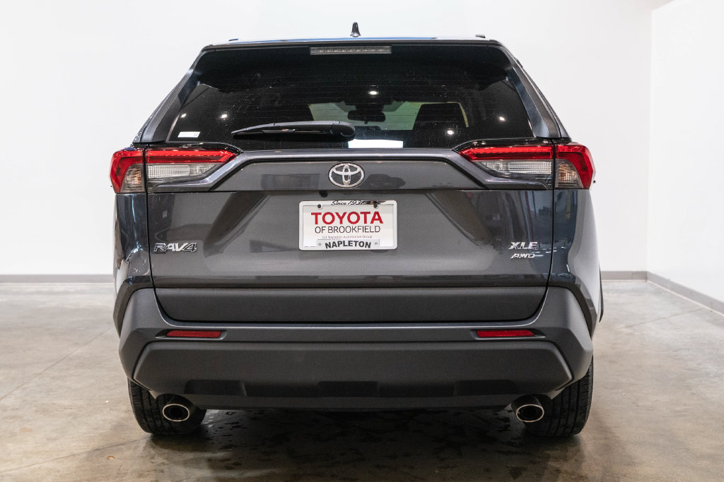 Used 2021 Toyota RAV4 XLE AWD/4WD image 8