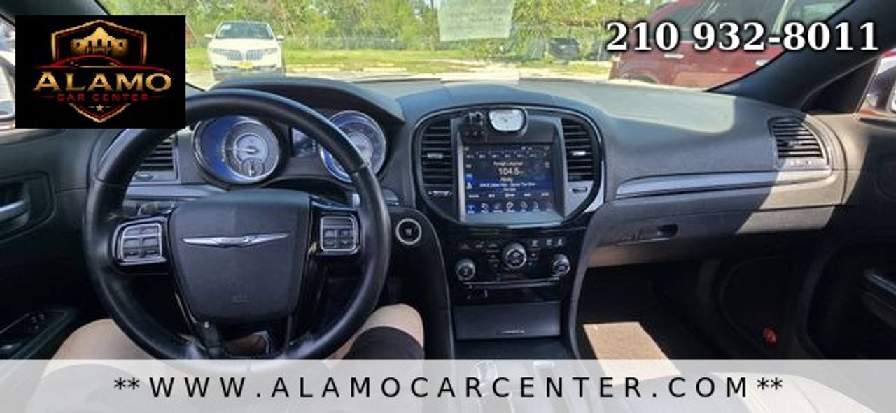Used 2013 Chrysler 300 S RWD image 33
