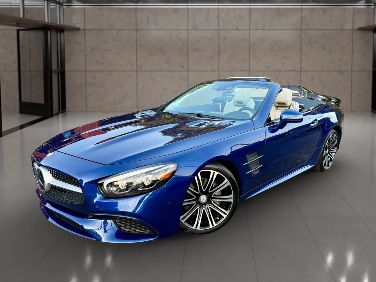 Used 2017 Mercedes-Benz SL 450 image 2
