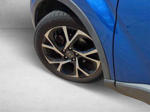Used 2019 Toyota C-HR XLE FWD image 9