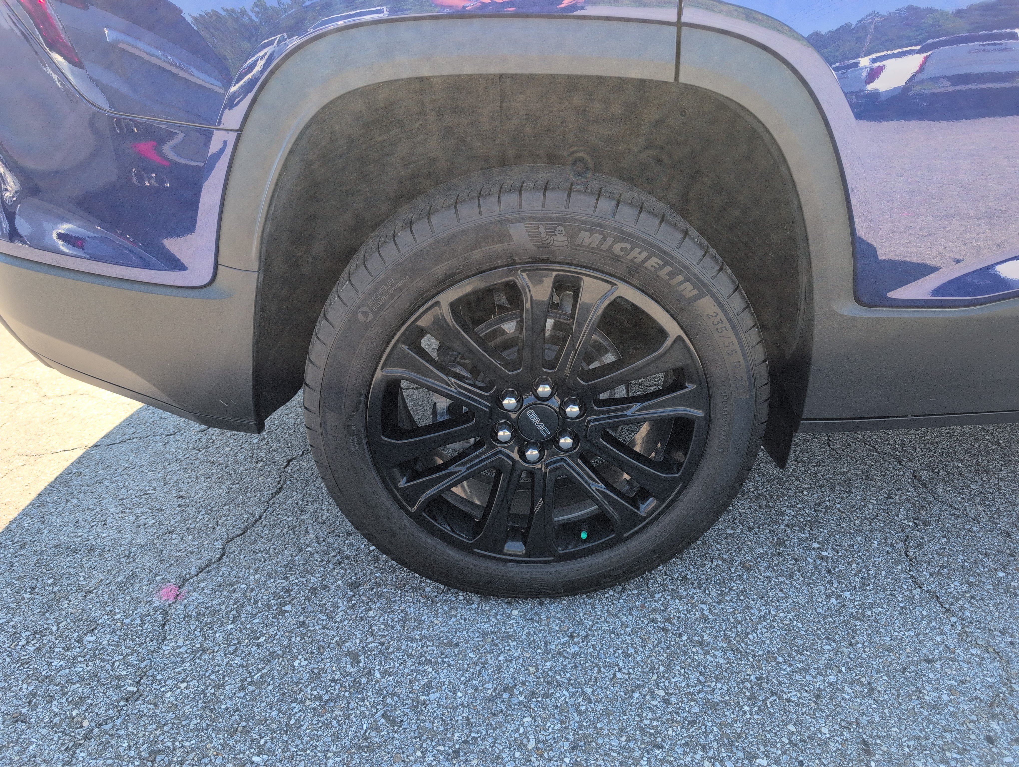 Used 2023 GMC Acadia SLT w/ Elevation Edition FWD image 9