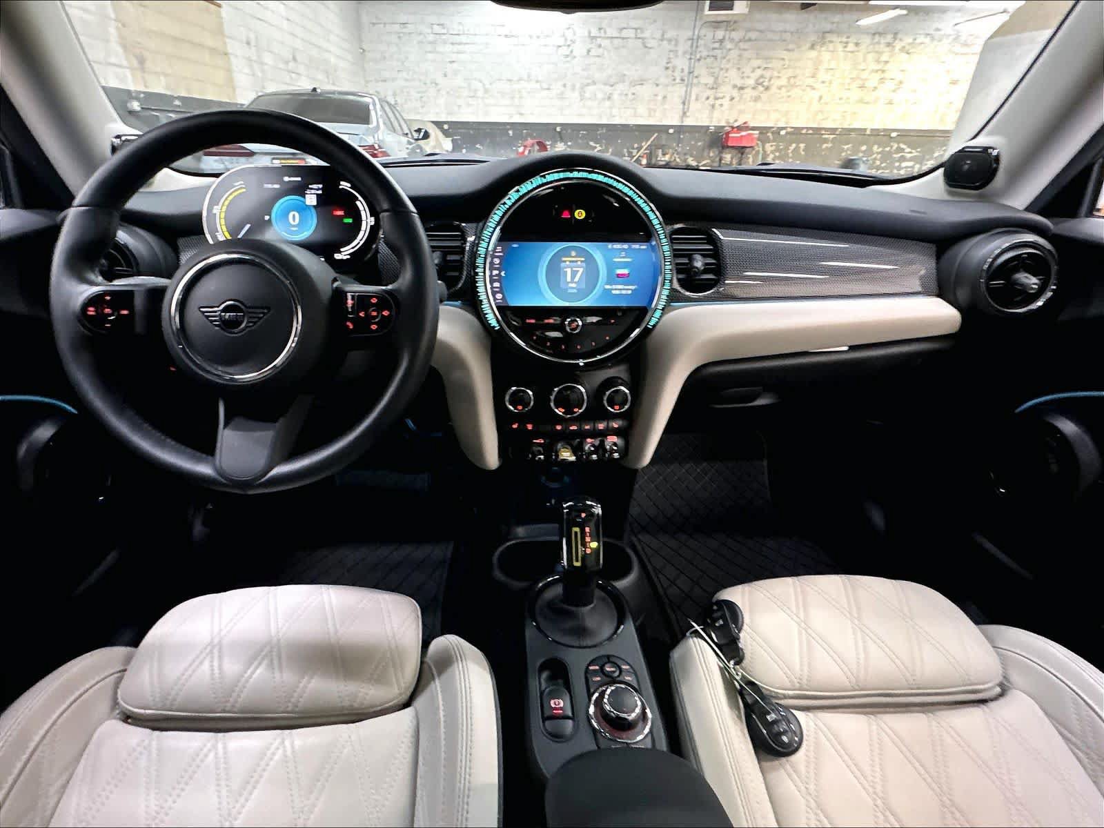 Used 2024 MINI Cooper SE w/ Signature Upholstery Package FWD image 17