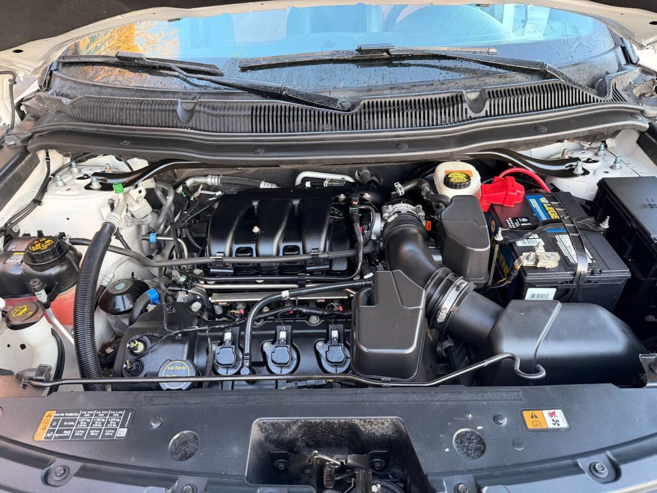 Used 2019 Ford Explorer XLT w/ Equipment Group 202A image 9