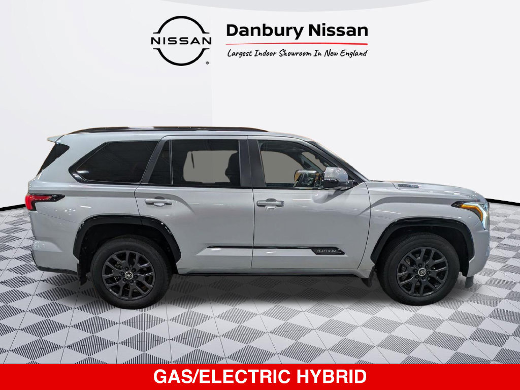 Used 2024 Toyota Sequoia Platinum AWD/4WD image 2