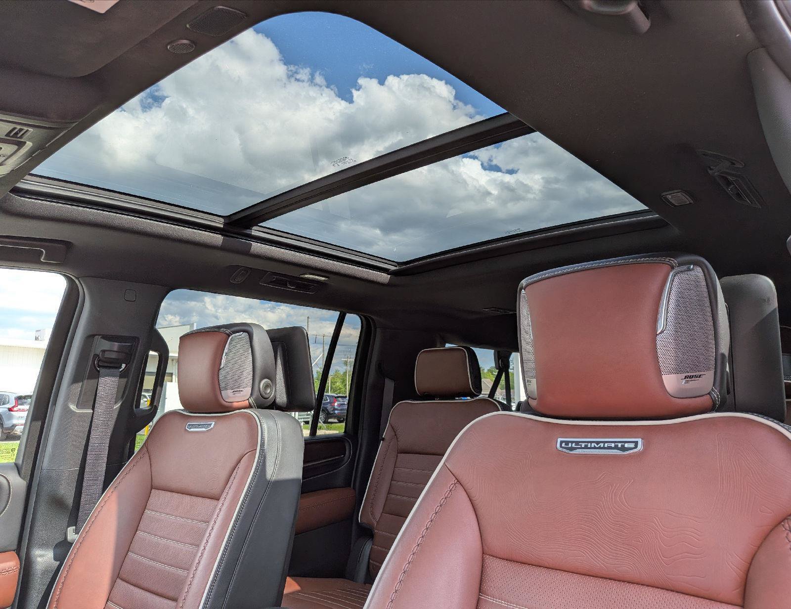 Used 2023 GMC Yukon XL Denali Ultimate AWD/4WD image 16
