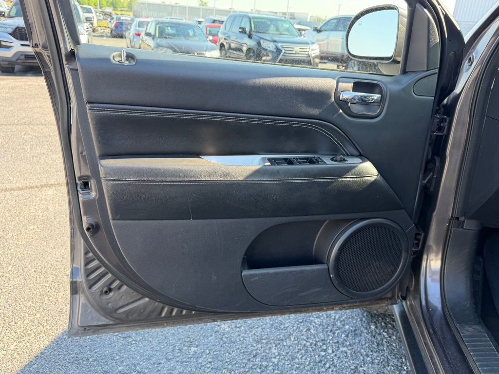 Used 2015 Jeep Compass High Altitude image 13