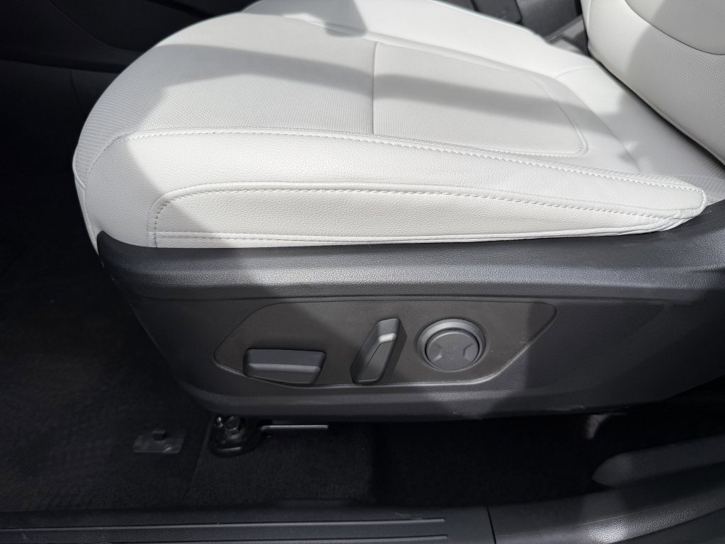 Used 2025 Hyundai Santa Cruz SEL image 34