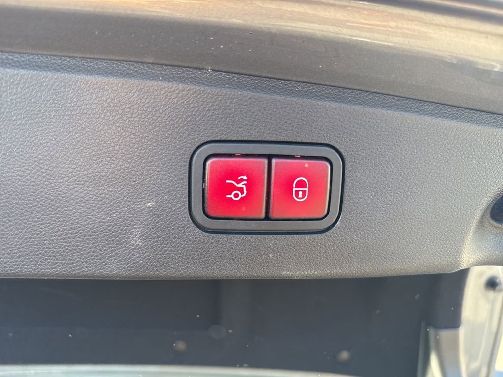 Used 2012 Mercedes-Benz E 350 4MATIC Sedan image 39