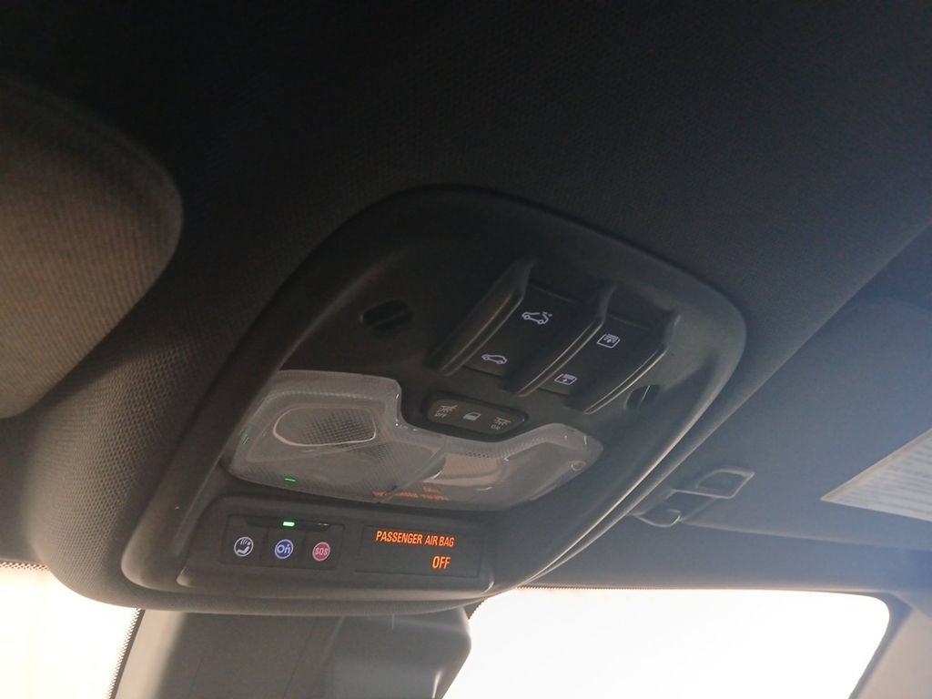 Used 2023 Chevrolet TrailBlazer RS w/ Sun and Liftgate Package FWD image 44