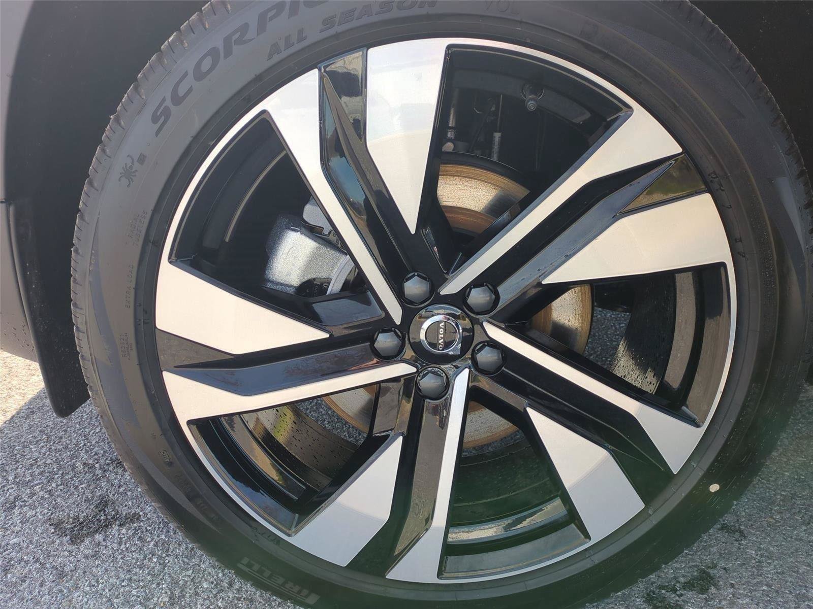 New 2026 Volvo XC40 B5 Ultra w/ Protection Package Premier AWD/4WD image 22