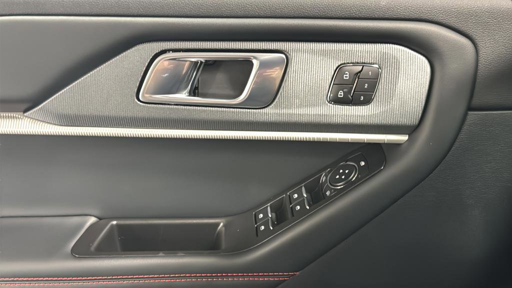 New 2026 Ford Explorer ST-Line w/ ST-Line Street Pack image 23