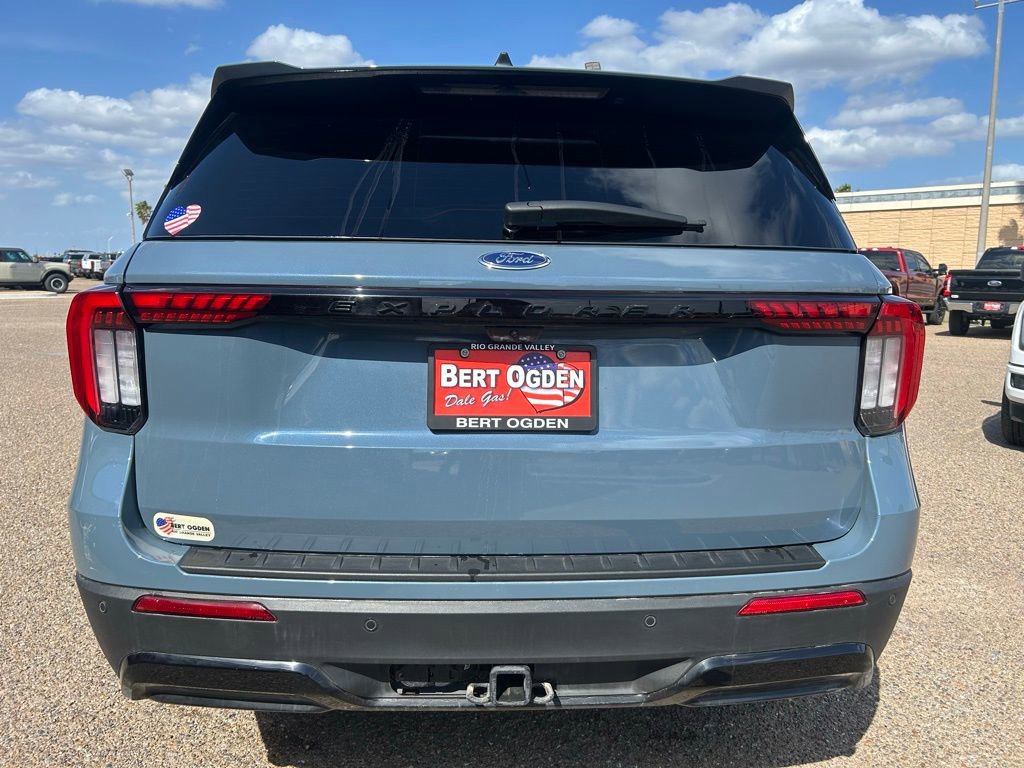 Used 2025 Ford Explorer ST-Line w/ Premium Package image 5