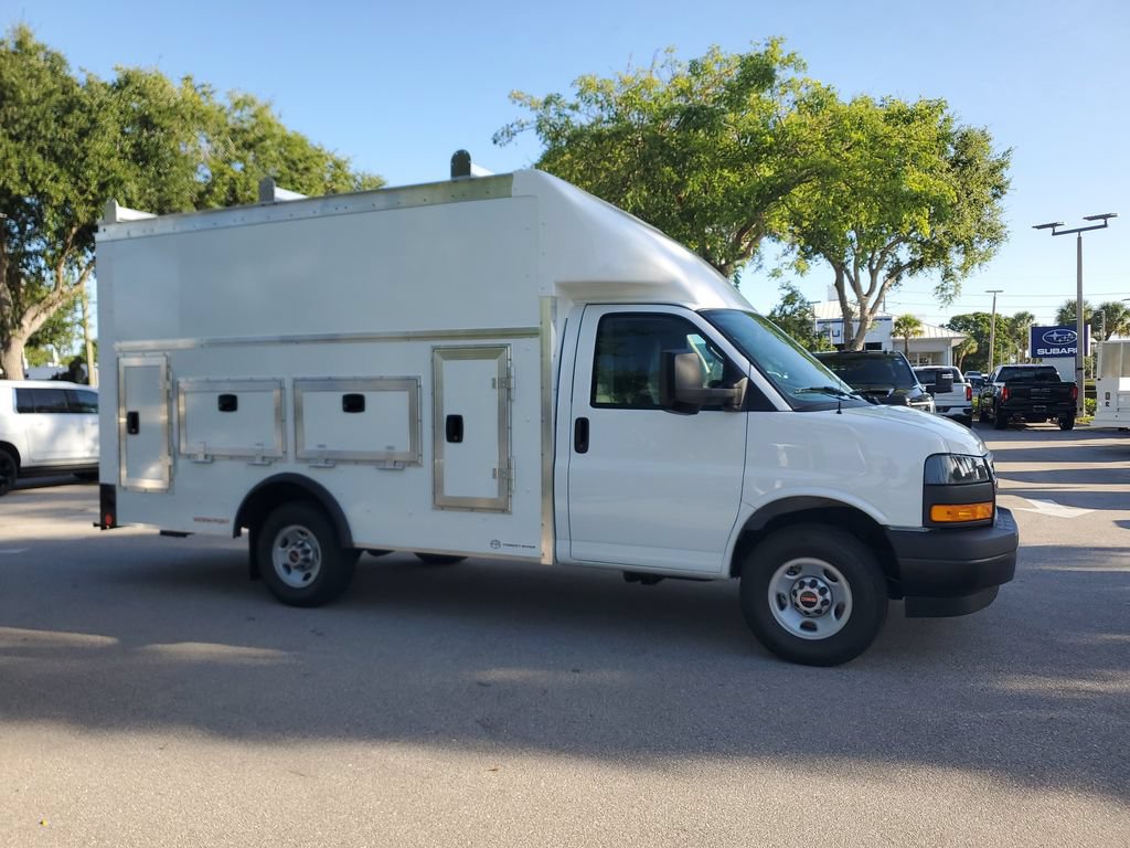 New 2026 GMC Savana 3500 w/ Power Convenience Package RWD image 6