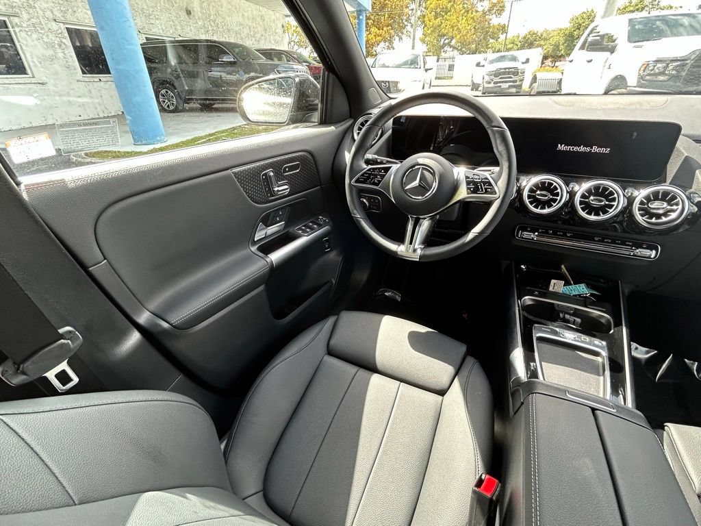 Used 2025 Mercedes-Benz GLA 250 4MATIC image 9