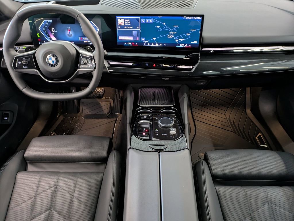 Certified 2025 BMW 530i xDrive w/ Premium Package image 32